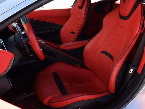 2022 Ferrari Roma Base