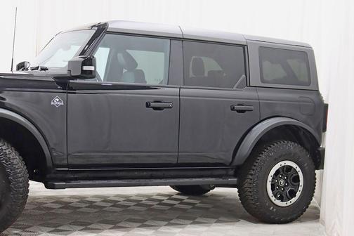 Shadow Black 2023 Ford Bronco Outer Banks