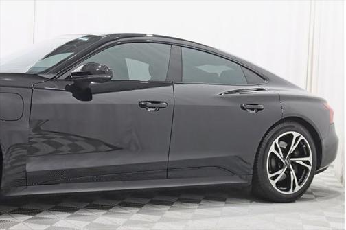 2022 Audi e-tron GT Prestige