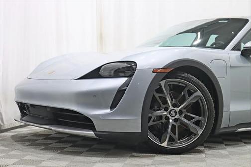 2022 Porsche Taycan Cross Turismo 4
