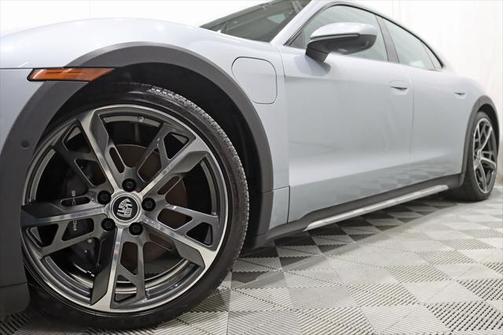 2022 Porsche Taycan Cross Turismo 4