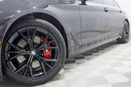 Black Sapphire Metallic 2022 BMW 530 i xDrive