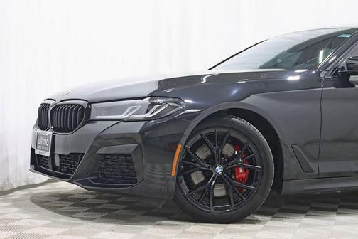 Black Sapphire Metallic 2022 BMW 530 i xDrive