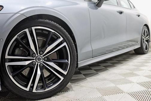 2019 Volvo S60 T6 R-Design