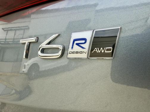 2019 Volvo S60 T6 R-Design