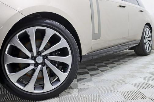 2025 Land Rover Range Rover P530 SE