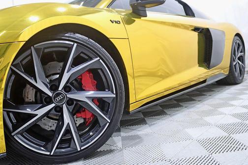 Mythos Black Metallic 2021 Audi R8 5.2 V10