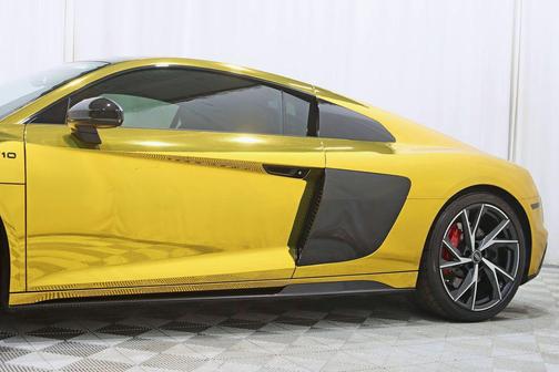 Mythos Black Metallic 2021 Audi R8 5.2 V10