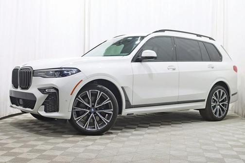 2021 BMW X7 M50i