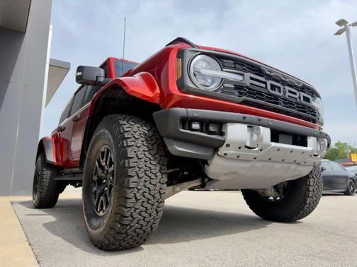 Hot Pepper Red Metallic Tinted Clearcoat 2024 Ford Bronco Raptor