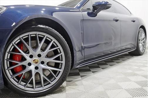 2018 Porsche Panamera Turbo