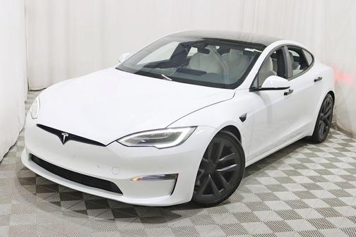 Pearl White Multi-Coat 2021 Tesla Model S Plaid