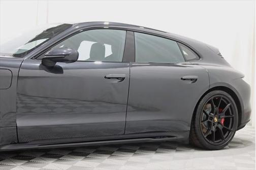 2022 Porsche Taycan Cross Turismo GTS