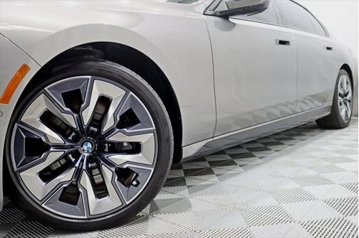 2023 BMW 760 i xDrive