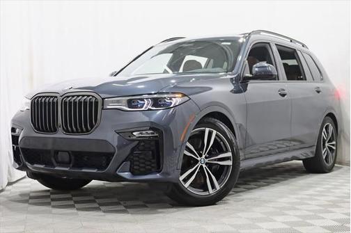 2022 BMW X7 M50i