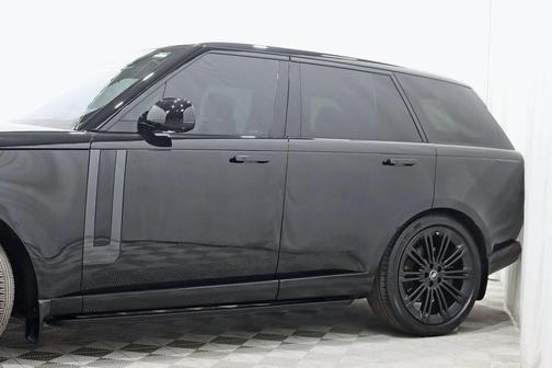 2025 Land Rover Range Rover P530 SE