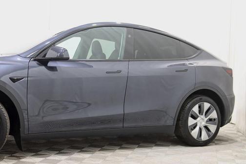 2024 Tesla Model Y Long Range Dual Motor All-Wheel Drive