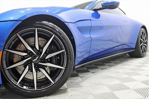 2020 Aston Martin Vantage Base