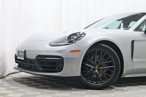 2023 Porsche Panamera 4