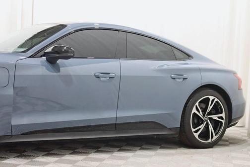 2022 Audi e-tron GT Premium Plus