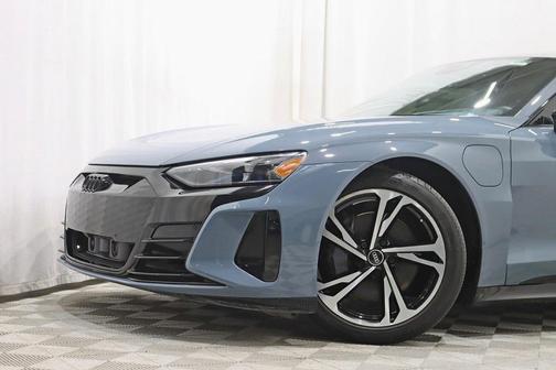 2022 Audi e-tron GT Premium Plus