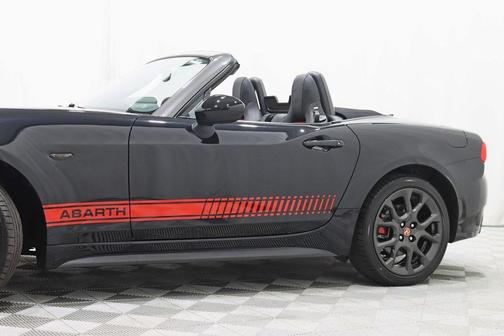 2019 FIAT 124 Spider Base