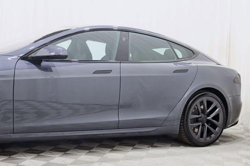 2022 Tesla Model S Base