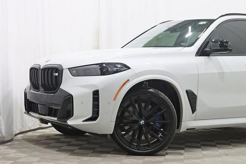 2025 BMW X5 M60i