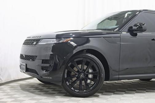 Santorini Black Metallic 2025 Land Rover Range Rover Sport SE