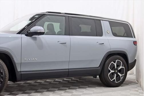 2023 Rivian R1S Adventure