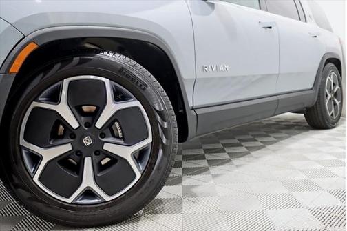 2023 Rivian R1S Adventure