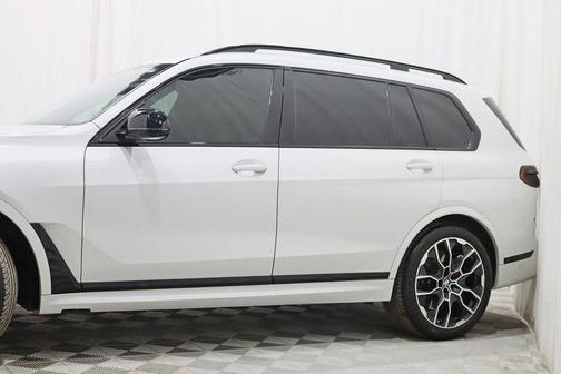 2024 BMW X7 M60i
