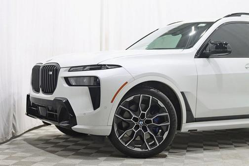2024 BMW X7 M60i