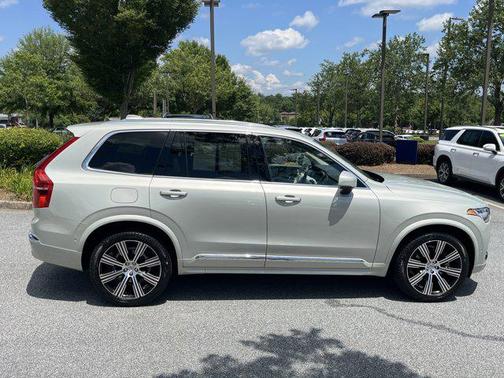 2022 Volvo XC90 T6 Inscription