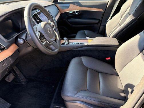 2023 Volvo XC90 B6 Plus 6-Seater