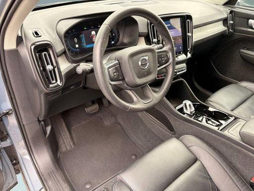 2023 Volvo XC40 B5 Plus Bright Theme