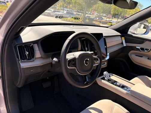 2026 Volvo XC90 B6 Plus 7-Seater