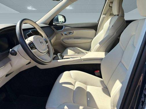 2024 Volvo XC90 B6 Plus Bright Theme 7-Seater