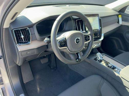 2026 Volvo XC90 Plus, B6 AWD Gas (mild hybrid), Gasoline, Bright, 6 Seats