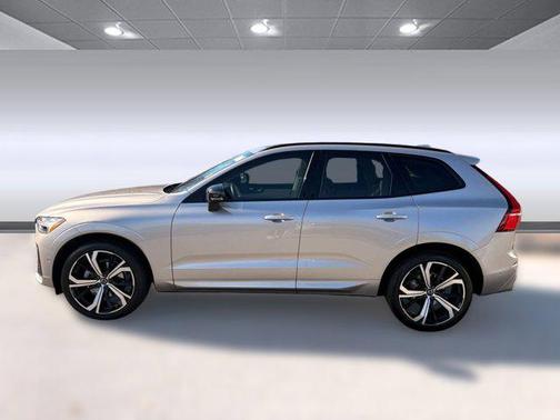 2025 Volvo XC60 B5 Ultra