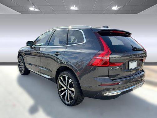 2023 Volvo XC60 B5 Ultimate Bright Theme