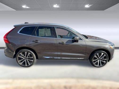 2023 Volvo XC60 B5 Ultimate Bright Theme