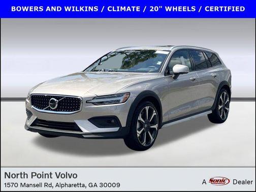 2025 Volvo V60 Cross Country B5 Ultra