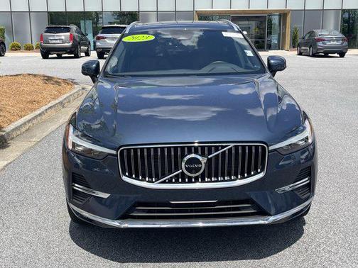 2023 Volvo XC60 B5 Plus Bright Theme