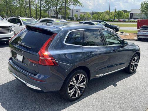 2023 Volvo XC60 B5 Plus Bright Theme