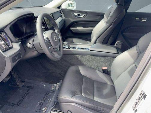2023 Volvo XC60 B5 Core