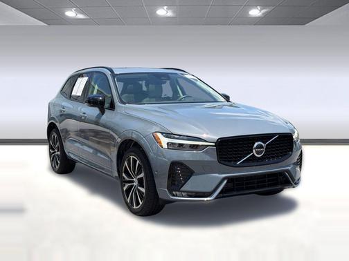 Thunder Grey Metallic 2024 Volvo XC60 B5 Plus Dark Theme