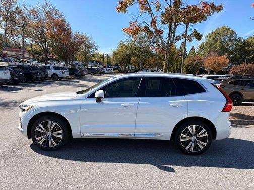 2022 Volvo XC60 B5 Inscription