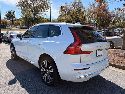 2022 Volvo XC60 B5 Inscription