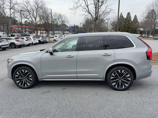 2025 Volvo XC90 B5 Plus 7-Seater